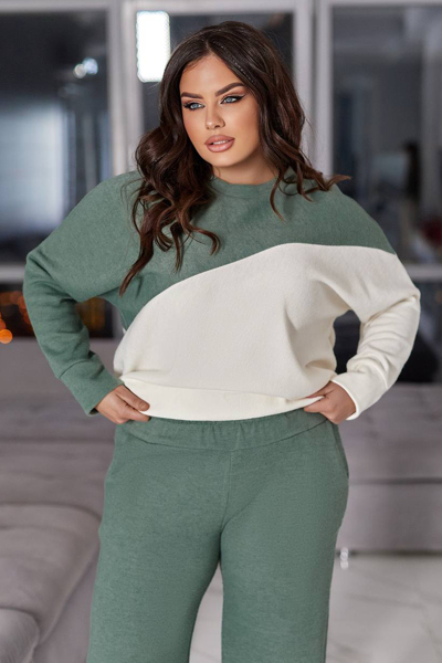 Костюм з ангори "Сельма" оливка