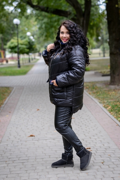 Зимова куртка великих розмірів "Алексія" чорна