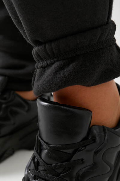 Утеплені спортивні брюки "Ліон" чорні