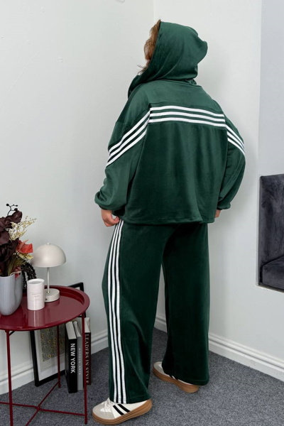 Костюм з велюру "Нейм" зелений