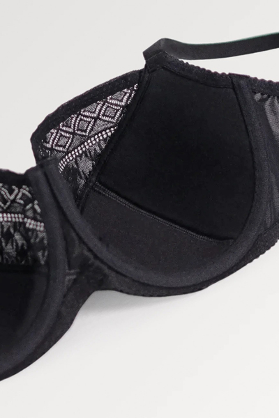 Бюстгальтер на каркасах "Карла" чорний
